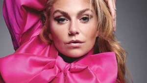 Thumbnail voor Roxeanne Hazes deelt lieve foto's met zoon Fender: 'Jullie lijken zo veel op elkaar'