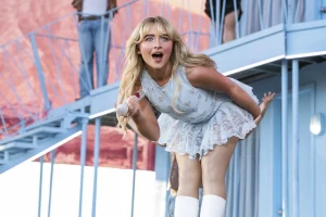 Thumbnail voor Sabrina Carpenter over kritiek op 'te sexy' optredens: 'Volkomen achterhaald'