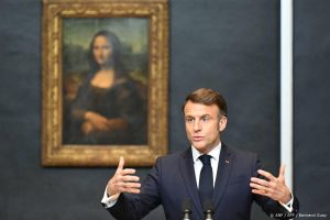Thumbnail voor Mona Lisa: de glimlach die miljoenen trekt krijgt haar eigen ruimte in het overvolle Louvre