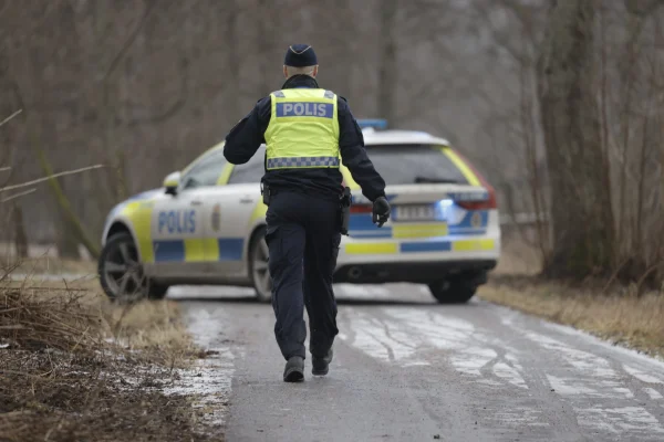 Hulpdiensten bij schietpartij op Zweedse school