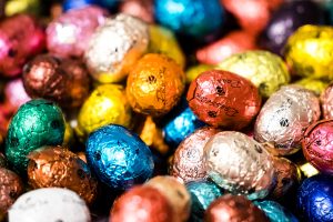 Thumbnail voor Paaseitjes zijn dit jaar flink duurder: zo komt het en bij deze supermarkt betaal je het minst