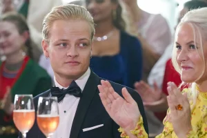 Thumbnail voor Nieuw misbruikschandaal in Noorwegen rond Marius, zoon van kroonprinses: 'Gebeurde in kelder koninklijke residentie'