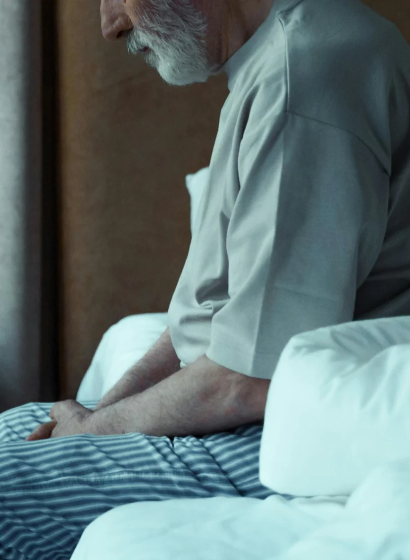 Man uit Naaldwijk (79) ergert zich aan gesnurk van zijn vrouw en steekt haar met een mes in de rug