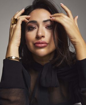 Thumbnail voor Lale Gül: 'Je kunt hoog of laag springen, de samenleving oordeelt aan de hand van uiterlijk'