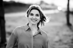 Thumbnail voor Evi Hanssen: 'Dat abortus een récht is en geen moord, was voor mij een cultuurshock'