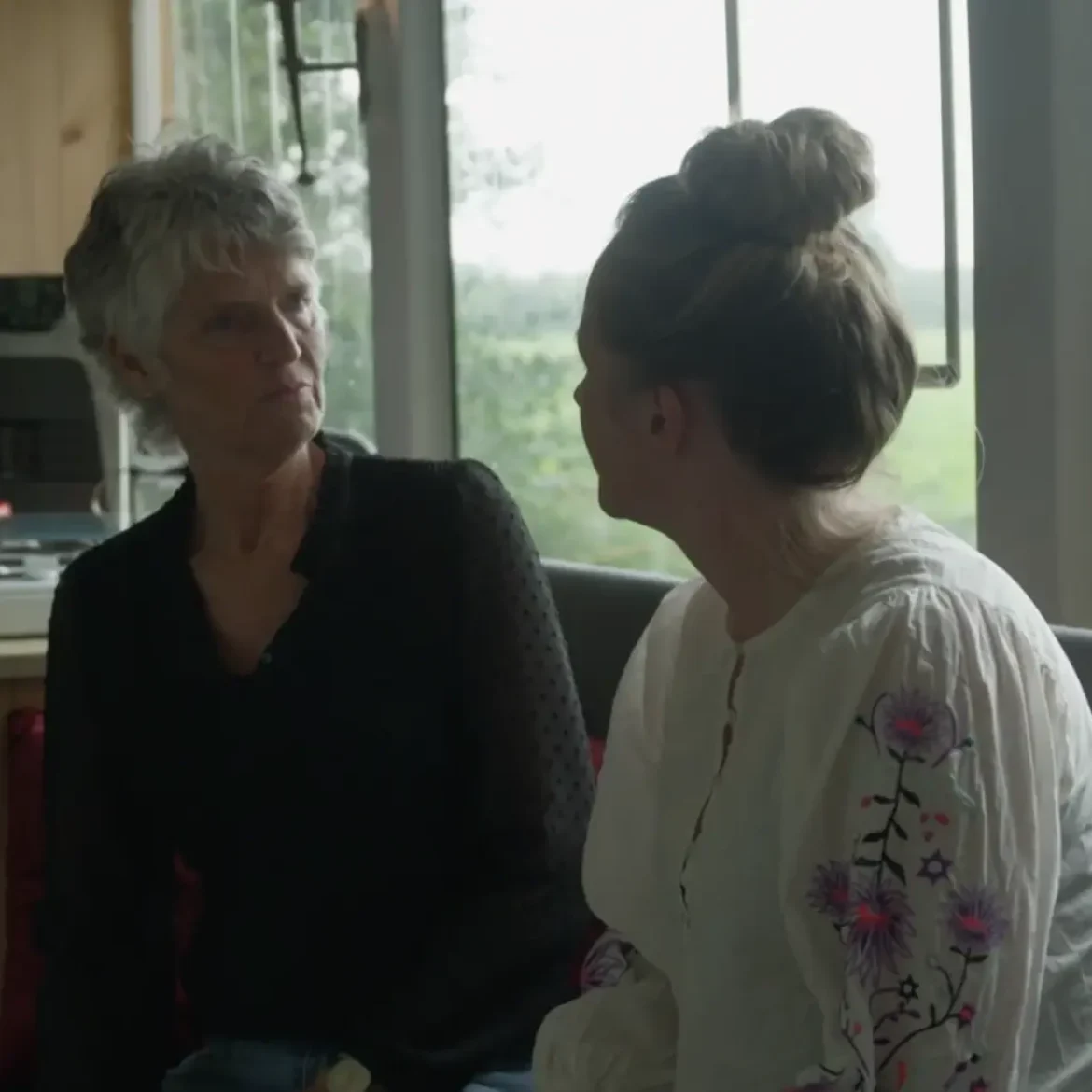 Slapen in een bosbus in 'Bed & Breakfast'
