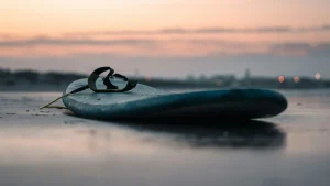Thumbnail voor Amerikaanse tieners 16 uur lang vermist op zee met peddelsurfboard