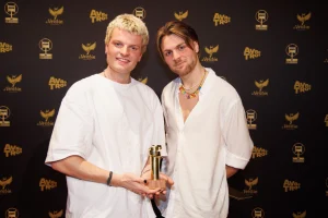 Thumbnail voor Sam en Rijk Hofman gaan naar seksuoloog: 'Beeld van seks is verziekt'