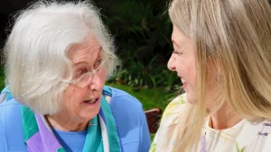 Thumbnail voor Zo grootmoeder, zo kleindochter: Bibi en oma Mia maakten kookboek met recepten van vroeger en nu