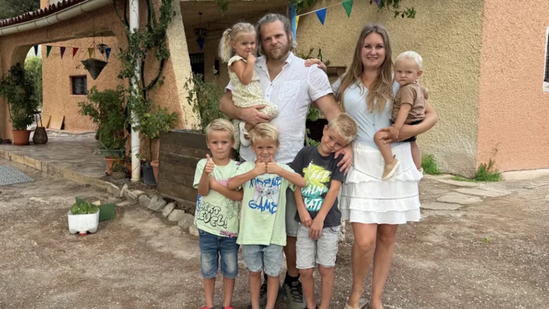 Familie Verleg viert afscheidsfeestje in 'Een Huis Vol Emigreert': 'Dit gaan we enorm missen'