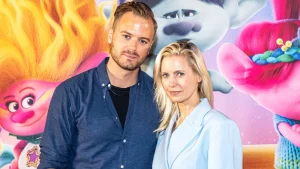 Thumbnail voor Jim Bakkum over werk van vrouw Bettina Holwerda: 'Ik zit acht keer in de zaal omdat ik zo trots ben'