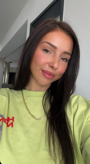 Thumbnail voor Vrachtwagenchauffeur Melisa (25) wil meer begrip op de weg: 'Mensen worden snel boos'