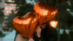 Thumbnail voor Fleur (24) heeft een relatie met haar stiefbroer: 'We hebben het lang geheim moeten houden'