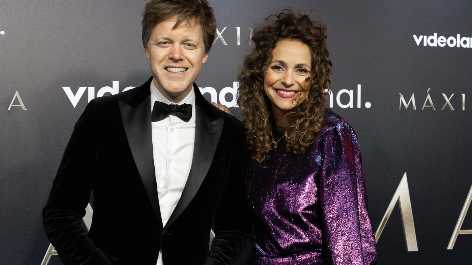 Susan Oostdam (35), de partner van RTL Boulevard-presentator Lex Uiting (38), is opnieuw in verwachting. Het stel deelt het nieuws in het vervolg van hun podcast De Tumor Tapes.