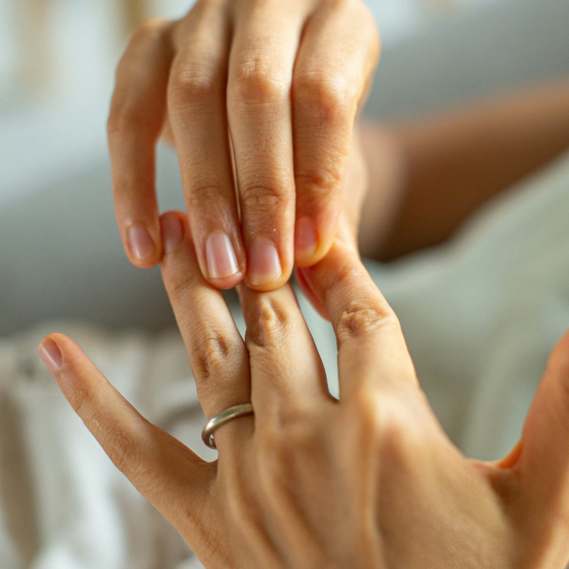 Hoe krijg je sterke nagels die niet steeds afbreken? Deze tips helpen