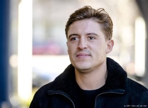 Thumbnail voor Wesley Sneijder haalt uit naar Lil Kleine wegens vreemdgaan: 'Waar ben je nou mee bezig?'