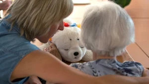 Thumbnail voor Kletsen tegen een zeehond: hoe knuffelrobots kunnen helpen bij je eenzaam voelen, dementie en autisme