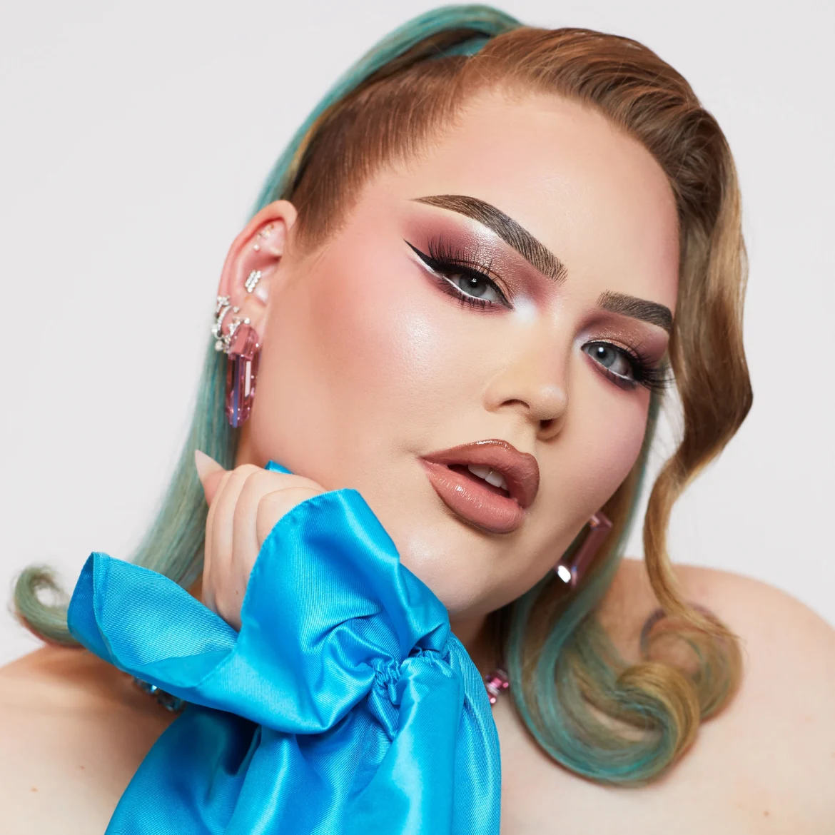 Nikkie De Jager songfestival punten uitdelen