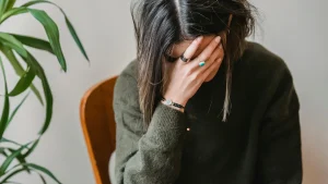Thumbnail voor Marieke (44) was één keer ceremoniemeester, daarna nooit meer: 'Crisis na crisis'
