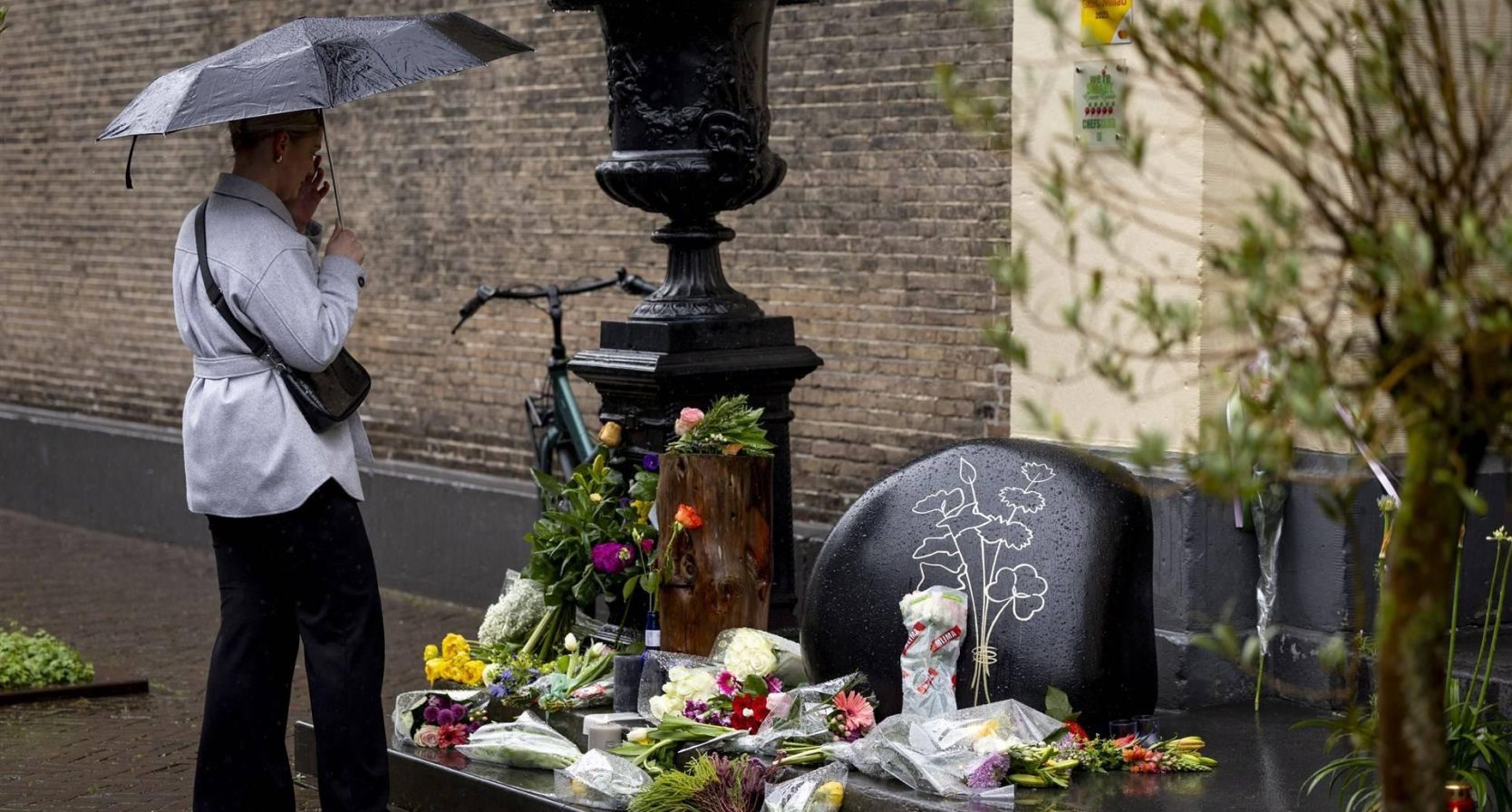 Minuut stilte Zwolle 'ontzettende steun' voor familie Jonnie Boer