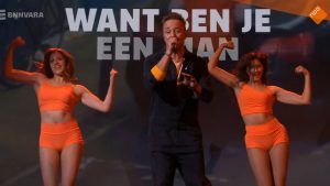 Thumbnail voor Niels Geusebroek bezingt tekort aan vrouwenwc's in 'Even tot hier': 'Je zoekt naar een toilet, maar alles is bezet'