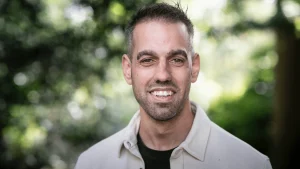 Thumbnail voor 'Boer Zoekt Vrouw'-Sjoerd baalt van zijn vertrek bij Deedry: 'Zag echt een toekomst met haar'