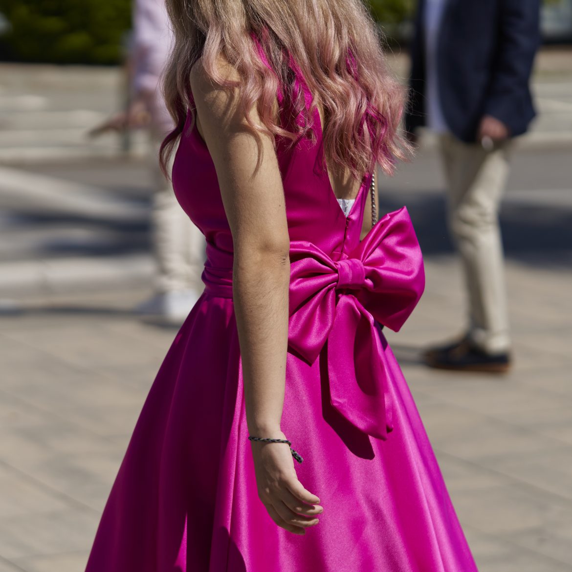 roze jurk met strik