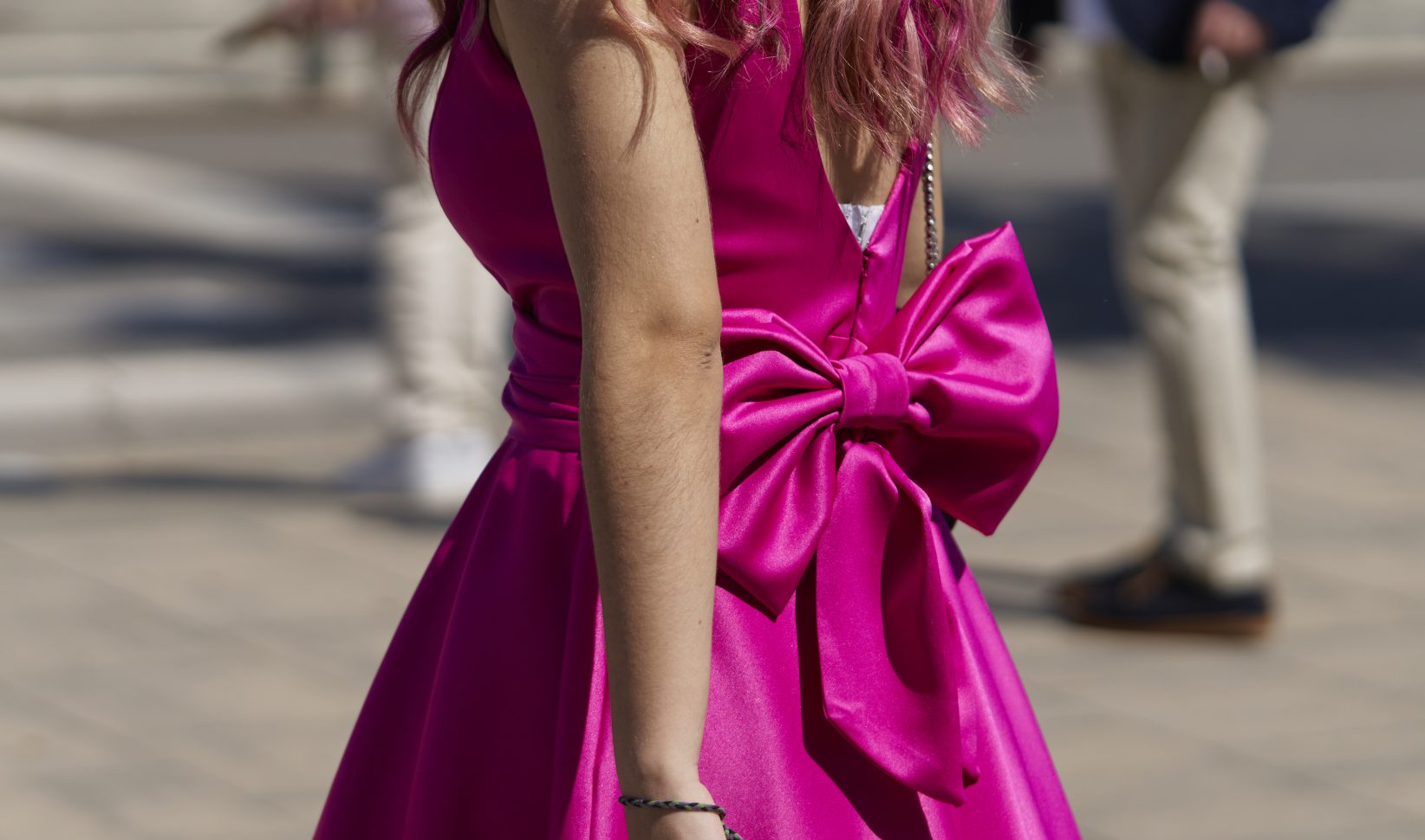 roze jurk met strik