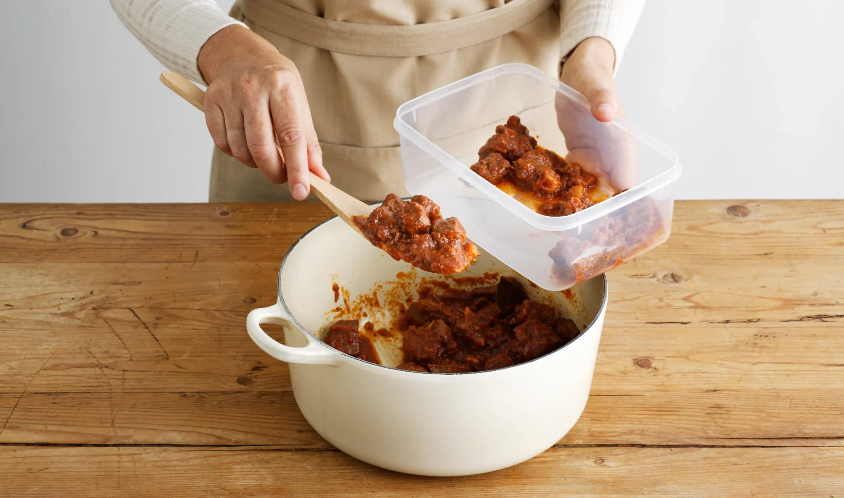 Rode aanslag Tupperware