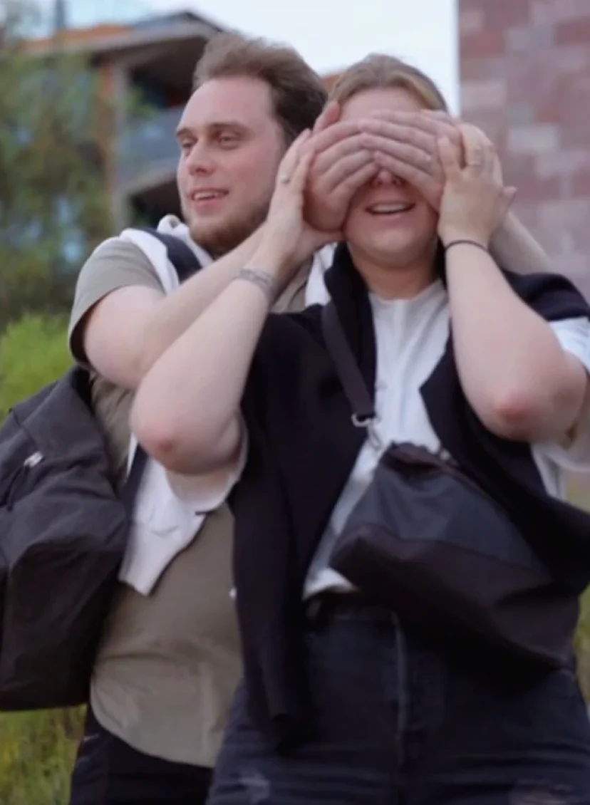 In ‘MAFS’ organiseert Gio voor Hinke een datedag mét zelfgemaakte pubquiz: ‘Echt verrast’