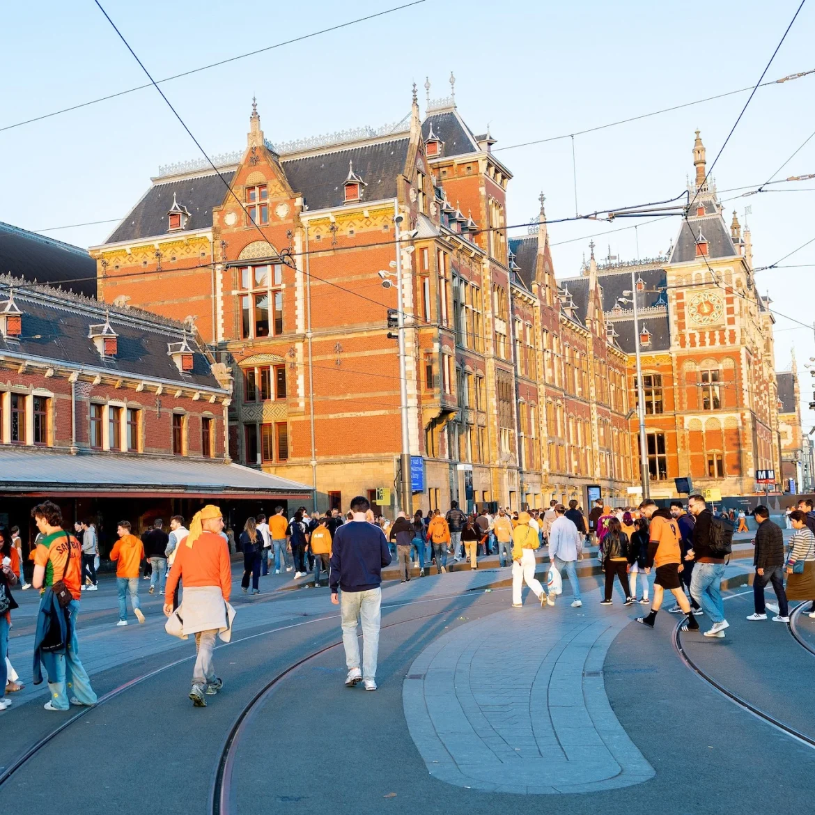 Koningsdag in Amsterdam | Verdachte mogelijke verkrachting Koningsdag is 27-jarige Italiaan