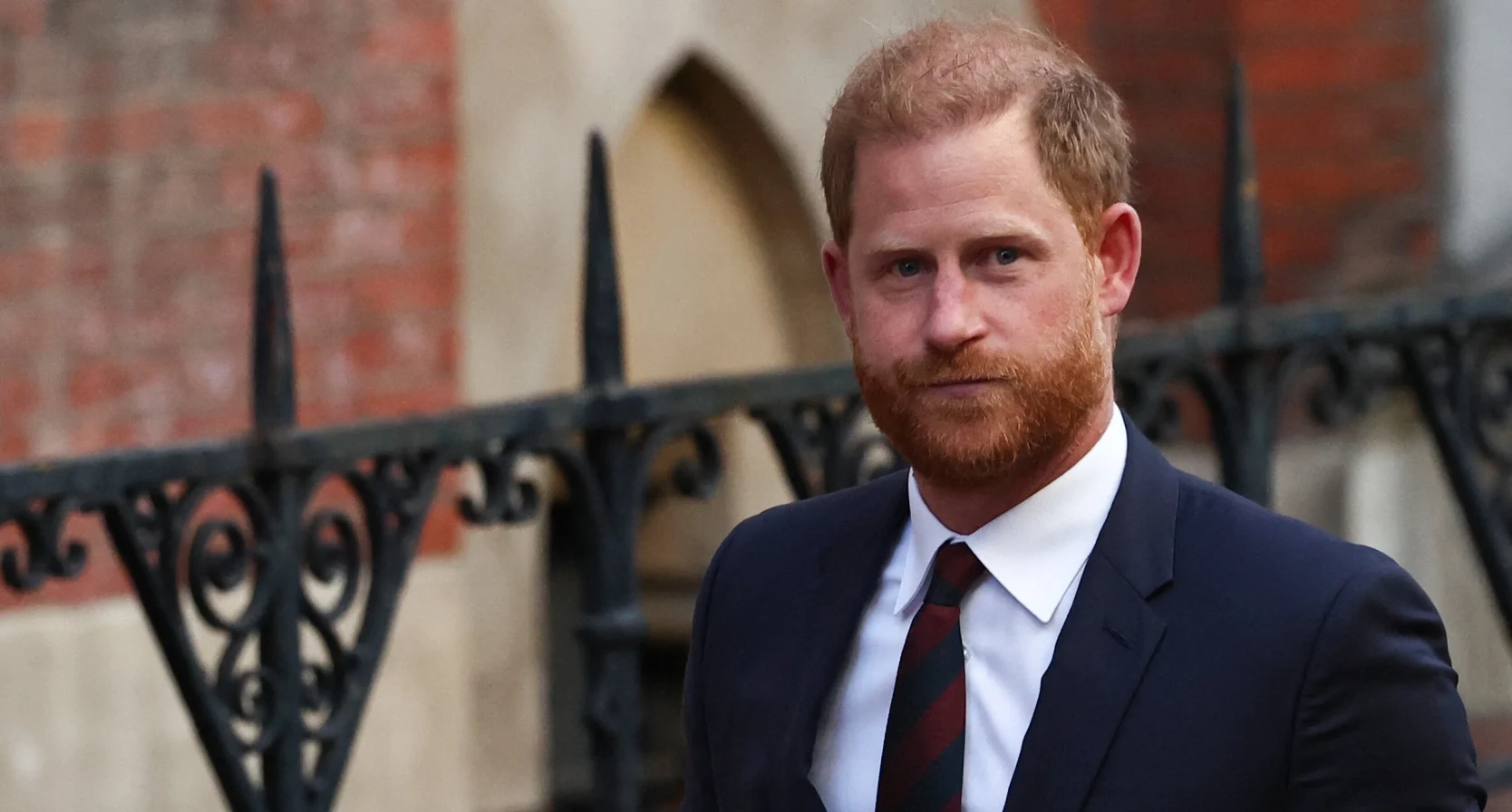 Prins Harry heeft geen contact met Charles, hoopt op 'verzoening'