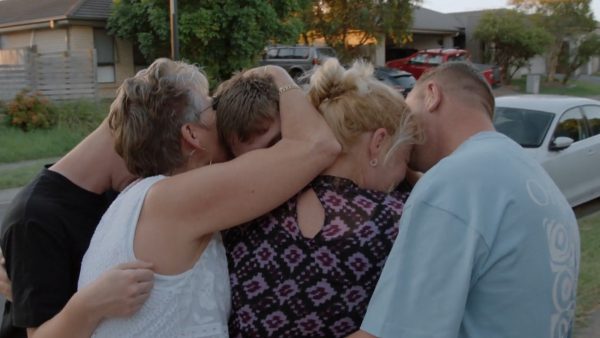 Ouders, broers en oma zien Tim weer in 'All you need is love goes Australia'
