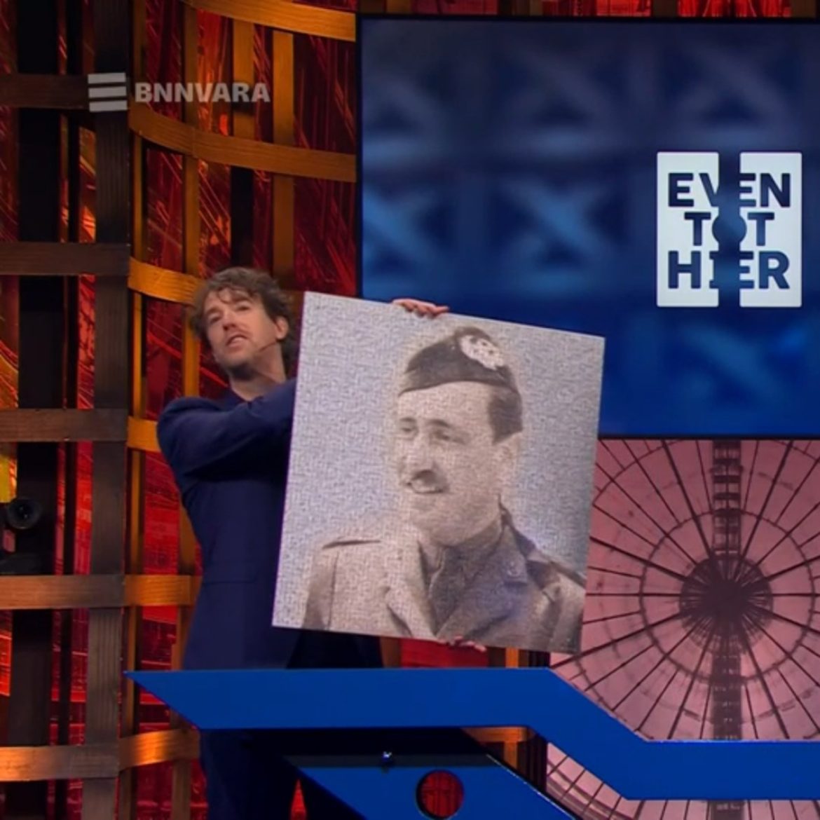Jeroen en Niels spreken met de dochter van John Hurst over de verdwenen plaquette
