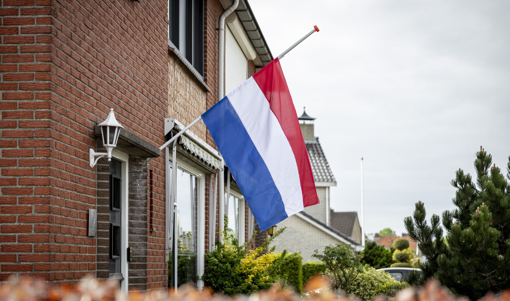 vlag halfstok dodenherdenking bevrijdingsdag 4 5 mei