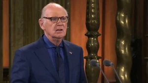 Thumbnail voor Philip Freriks staat stil bij het verlies van zijn broer in de oorlog: ‘Hartverscheurend’