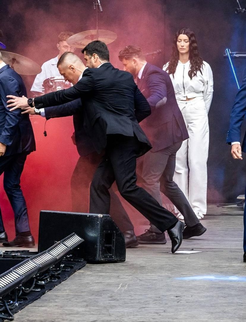 Schoof van podium gehaald na rookbom, vindt protesten op 4 en 5 mei ‘jammer’