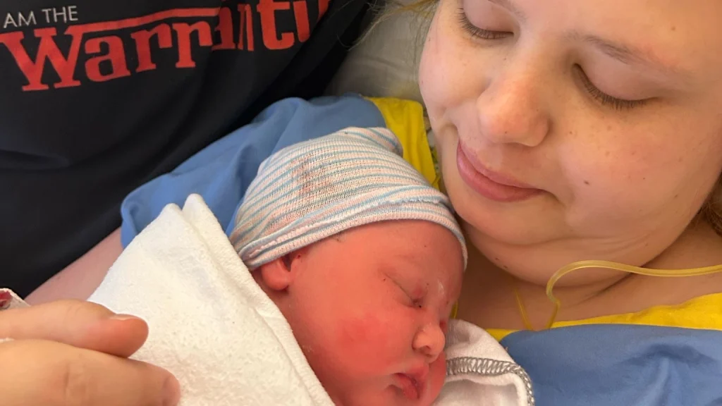 Melanie beviel van haar zoon met een keizersnede