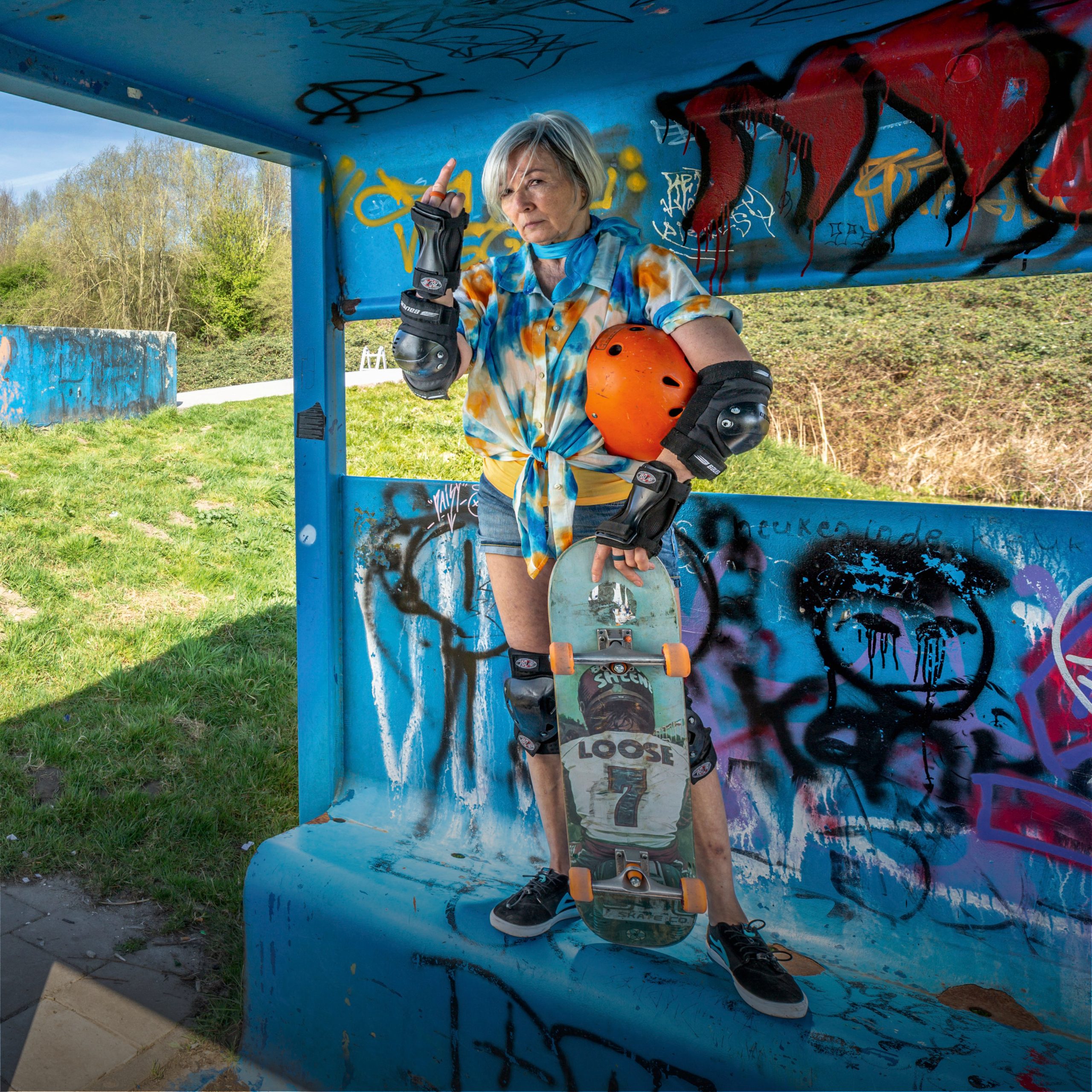 Sandra (62) staat bijna dagelijks op een skateboard: 'Het leukst vind ik opmerkingen van tieners langs de kant'