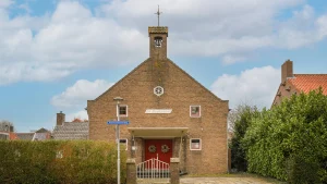 Thumbnail voor Aan ruimte geen gebrek, maar Funda-kijkers verdeeld over deze kerkelijke woning: ‘Wát ongezellig’