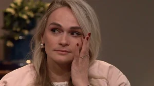 Thumbnail voor Irene Schouten open over haar moeders hersenbloeding in 'De Klassenavond': 'Ze is een andere vrouw'
