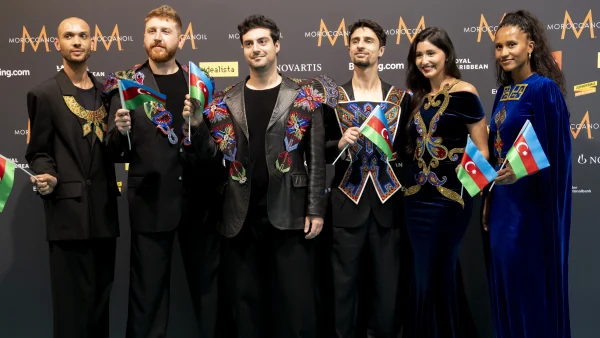 Nog drie Nederlanders op het podium van het Eurovisie Songfestival 2025, Azerbeidzjan