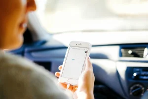 Thumbnail voor Last van wagenziekte in de auto? Deze iPhone-functie helpt je er vanaf