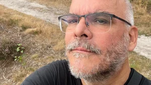 Thumbnail voor Rob blikt 25 jaar later terug op de vuurwerkramp: ‘Ik heb nog altijd kippenvel als ik erover praat’