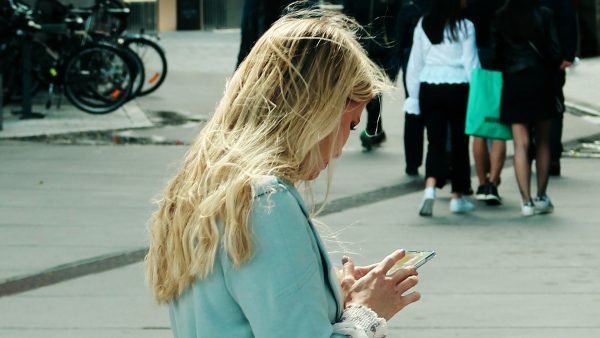 'Ze kwam voor oma’s verjaardag en stuurde mij daarna een Tikkie voor haar treinkaartje'