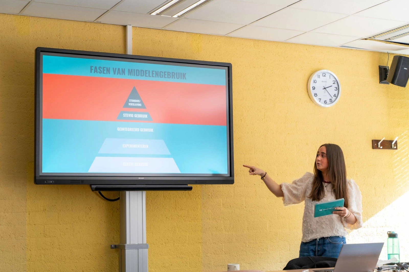 Lois Brusselers tijdens workshop