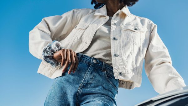 Bermuda shorts: zo style je deze controversiële denimtrend