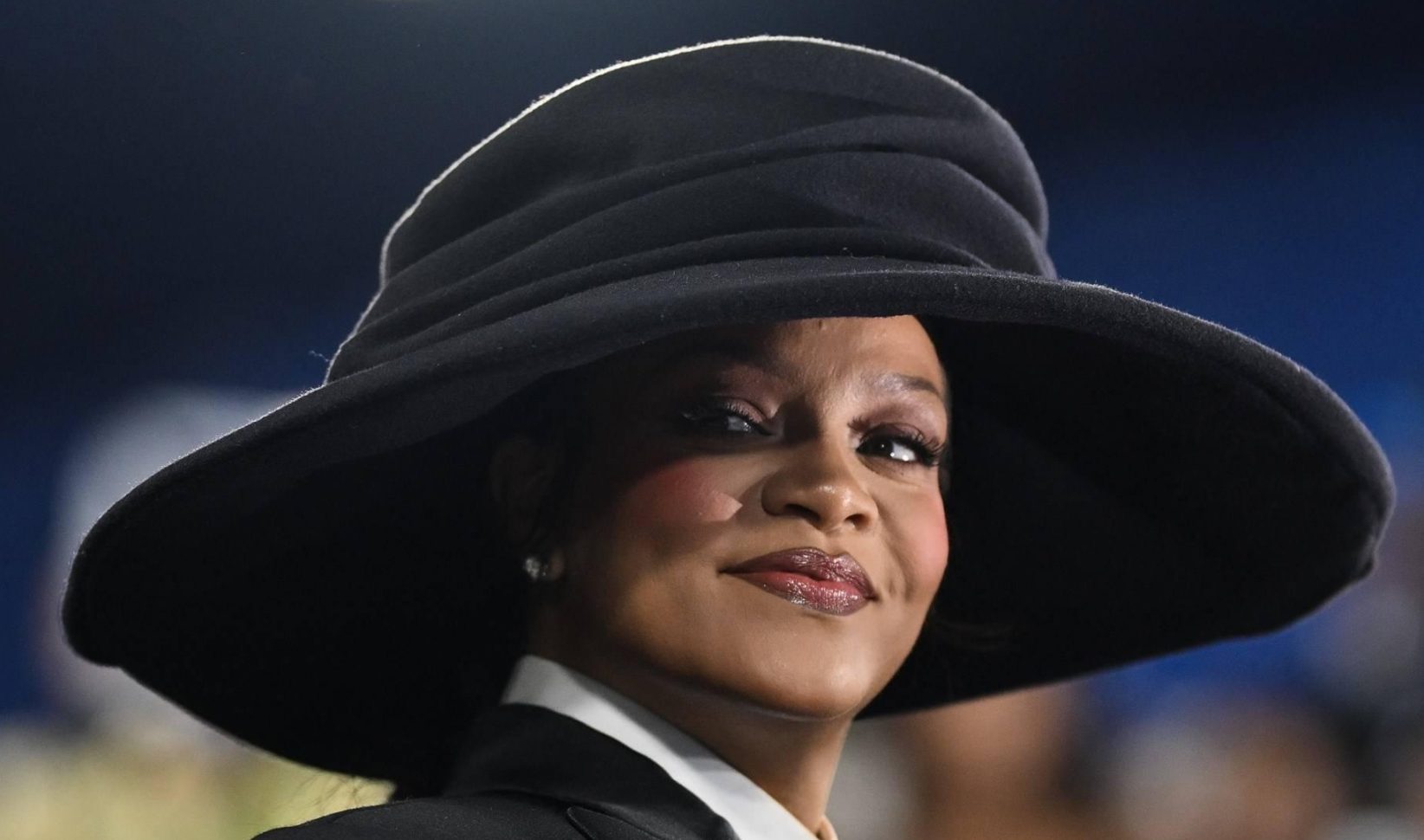 Rihanna brengt voor het eerst in drie jaar nieuw nummer uit