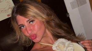 Thumbnail voor Britse tiener die verdween in Thailand duikt op in Georgische cel: verdacht van drugssmokkel