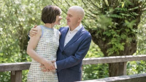 Thumbnail voor Ellen (57) zorgt voor haar man Henk (61) met NAH: 'Mantelzorg kan ook een nieuw begin zijn'